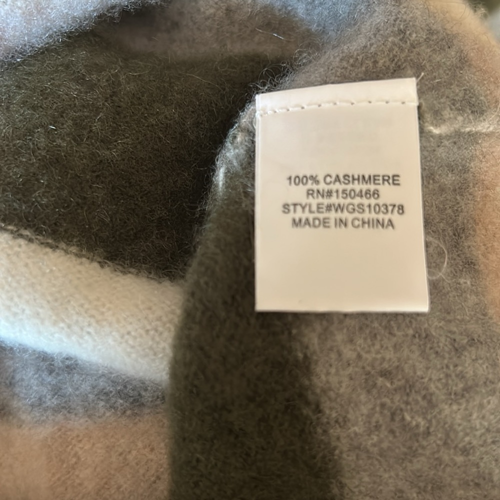 Cashmere crewneck sweater. 41 Hawthorn. Hunter green stripes long sleeve. Size M - Picture 4 of 4